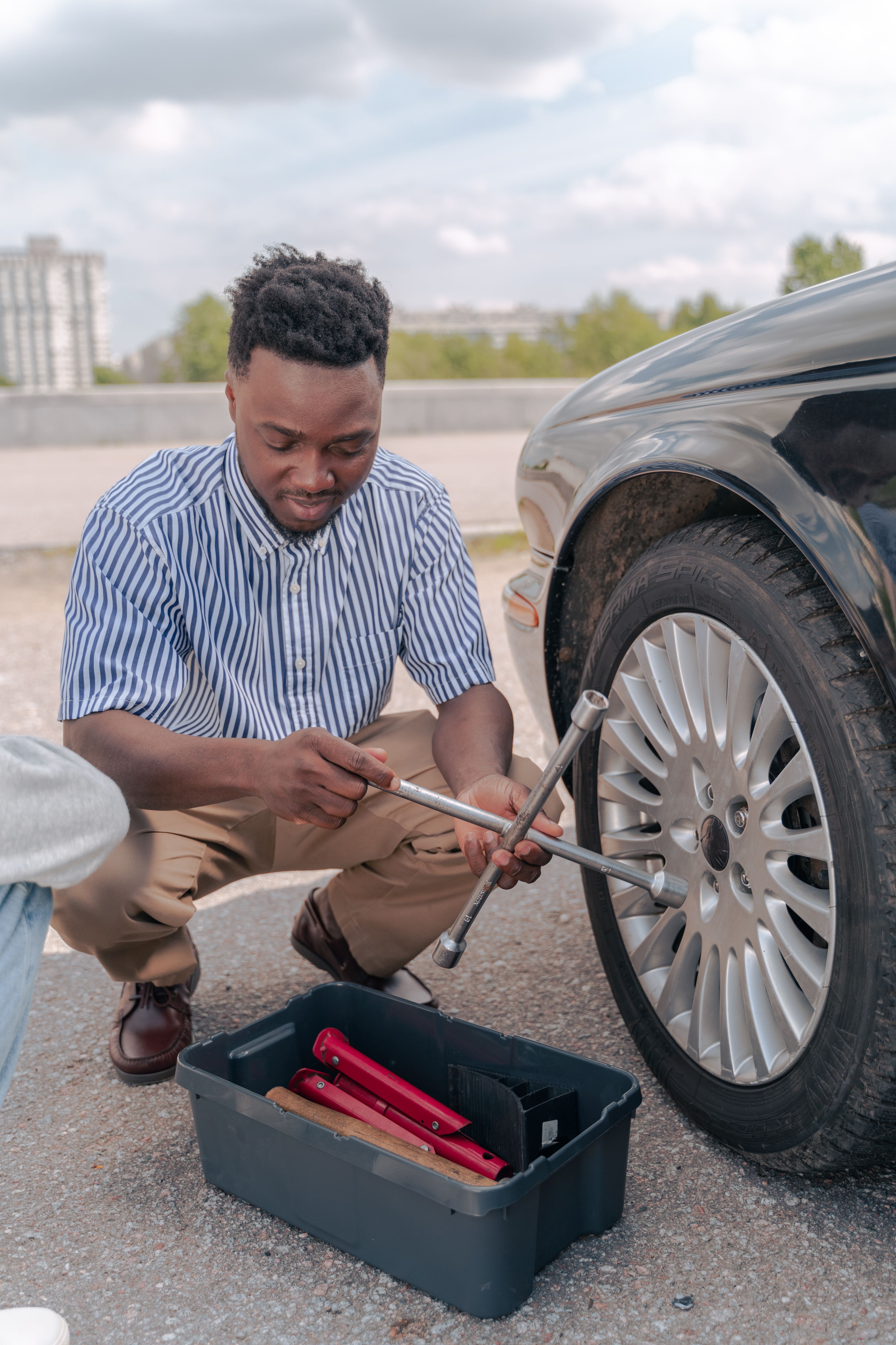Flat tire change roadside