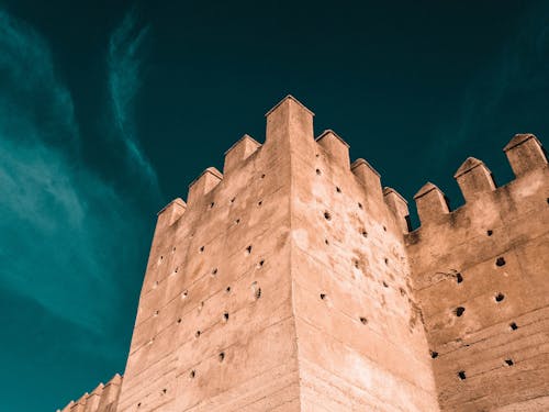 Photo D'un Bâtiment En Béton Brun