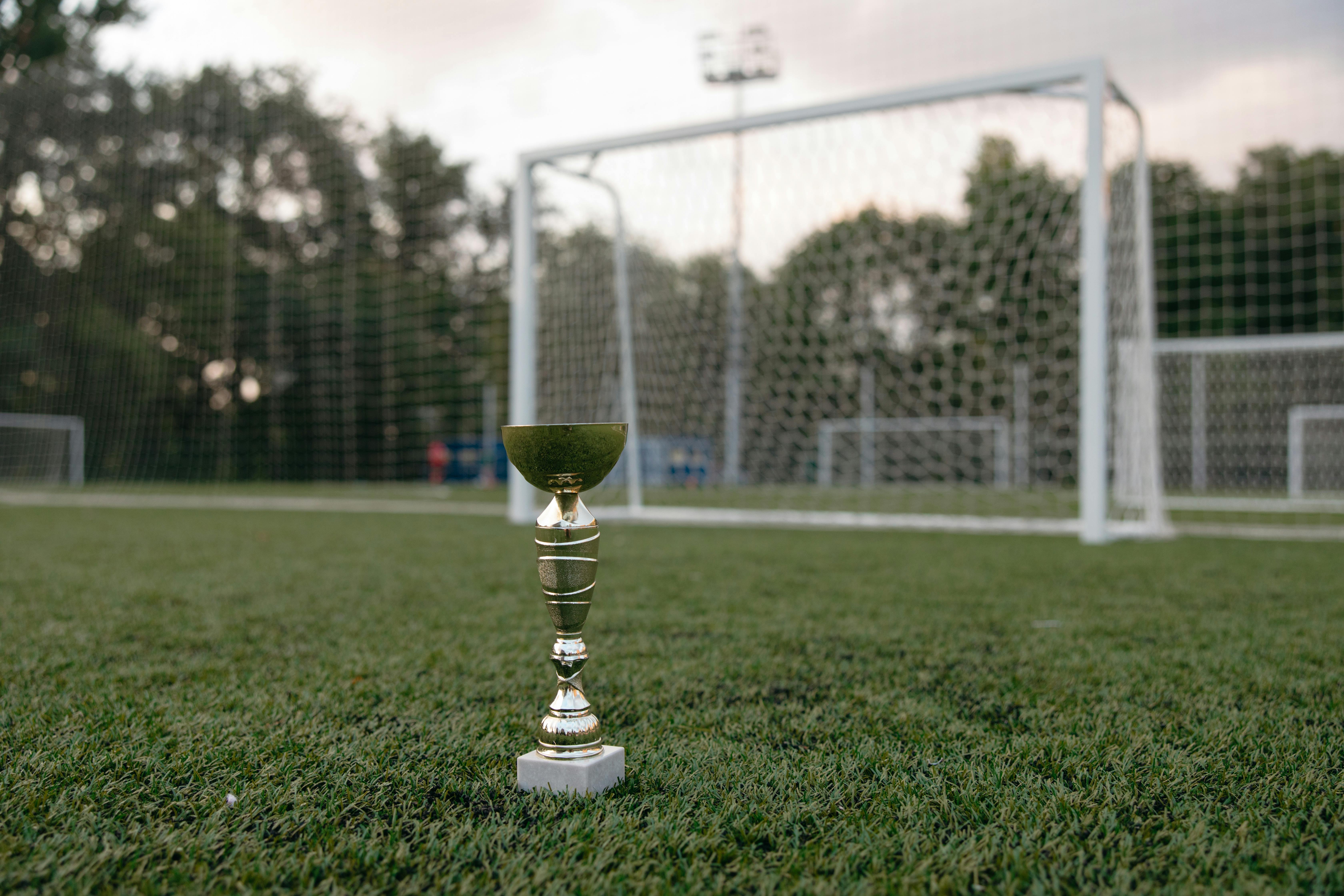 Foto Gol de futebol branco em foco photo – Imagem de Futebol grátis no  Unsplash