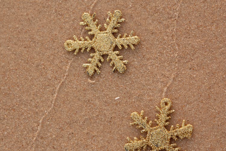 A Gold Glitter Snowflake Christmas Decorations