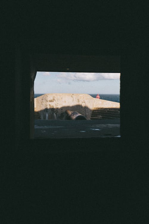 ダーク, 垂直ショット, 廃墟の無料の写真素材