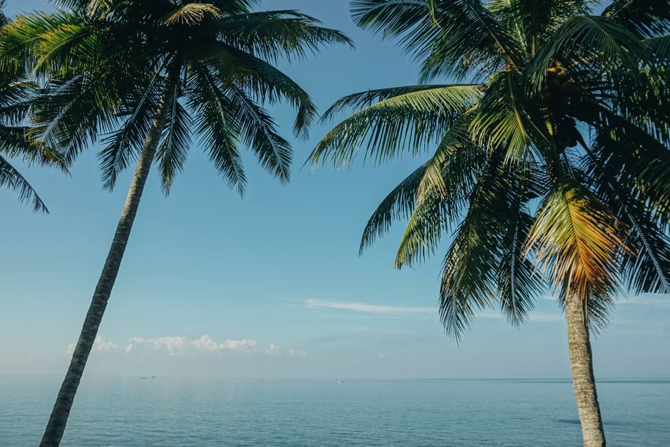 Menelusuri Keindahan Pantai Tropis Negara: Pasir Putih dan Laut Biru yang Memesona
