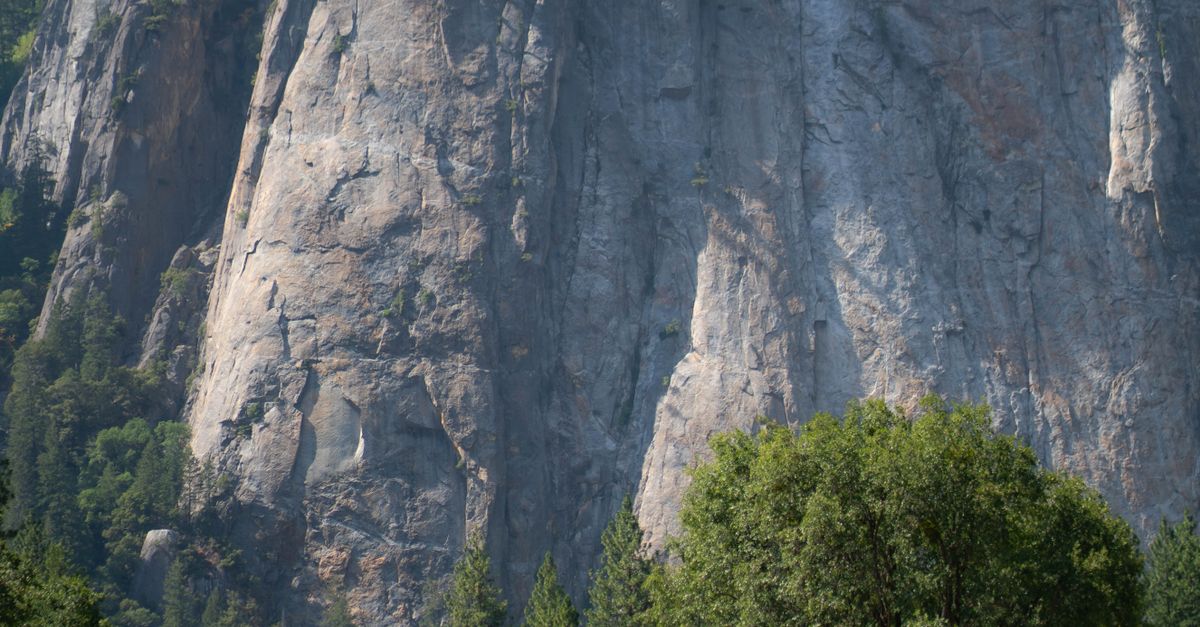 Cragg Rocks Craggy Rock Formation · Free Stock Photo