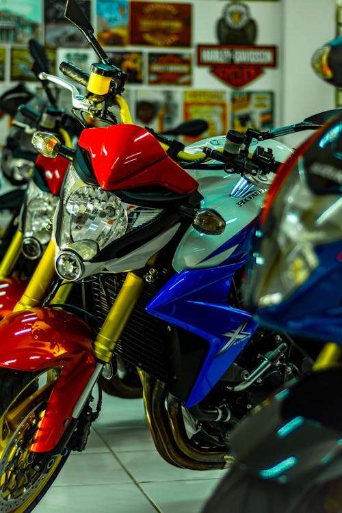 Free Close-Up Shot of Honda Motorbikes Stock Photo