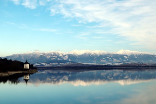 Základová fotografie zdarma na téma hora, jezero, kostelní věž