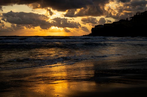 Free Gratis stockfoto met dageraad, golven, gouden uur Stock Photo