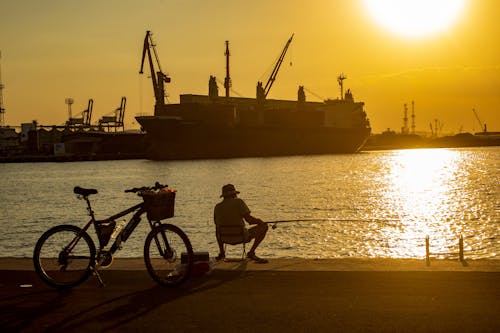 Fotobanka s bezplatnými fotkami na tému bicykel, loď, more