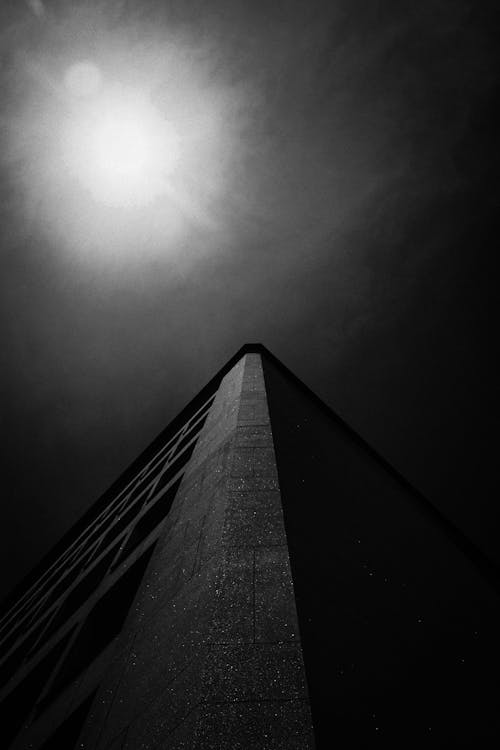 Foto d'estoc gratuïta de arquitectura, blanc i negre, edifici