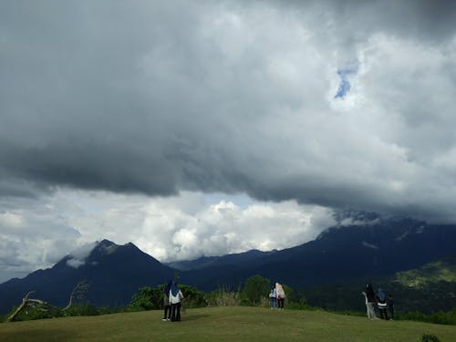 Darmowe zdjęcie z galerii z błękitne góry, chmury na niebie, moutains