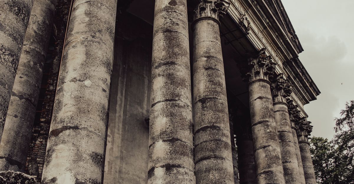 Castle Column Columns of Abandoned Castle · Free Stock Photo