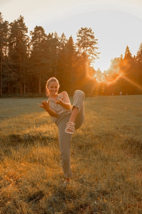 Gratis stockfoto met aantrekkelijk mooi, buitenshuis, fotoshoot