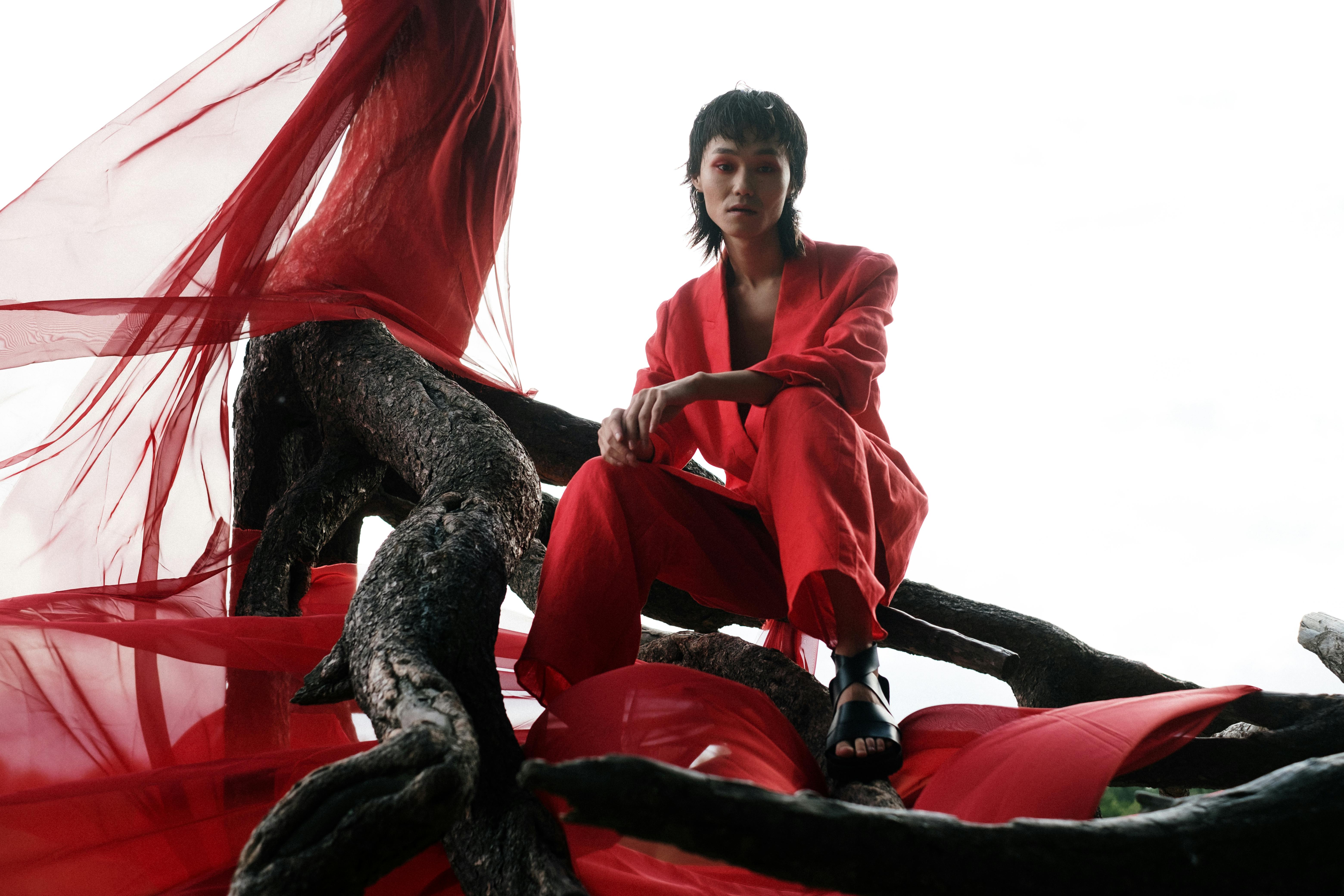 On which day black thread should be tied?