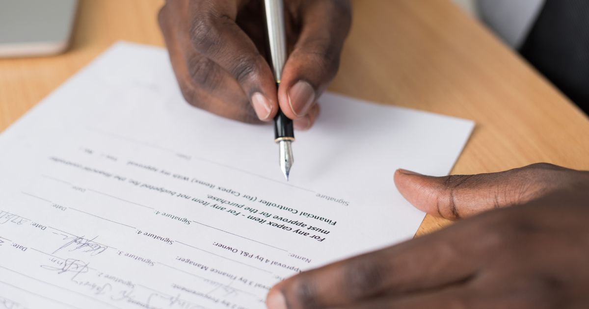 Key Freelance Contract Clauses Explained (With Sample Wording)