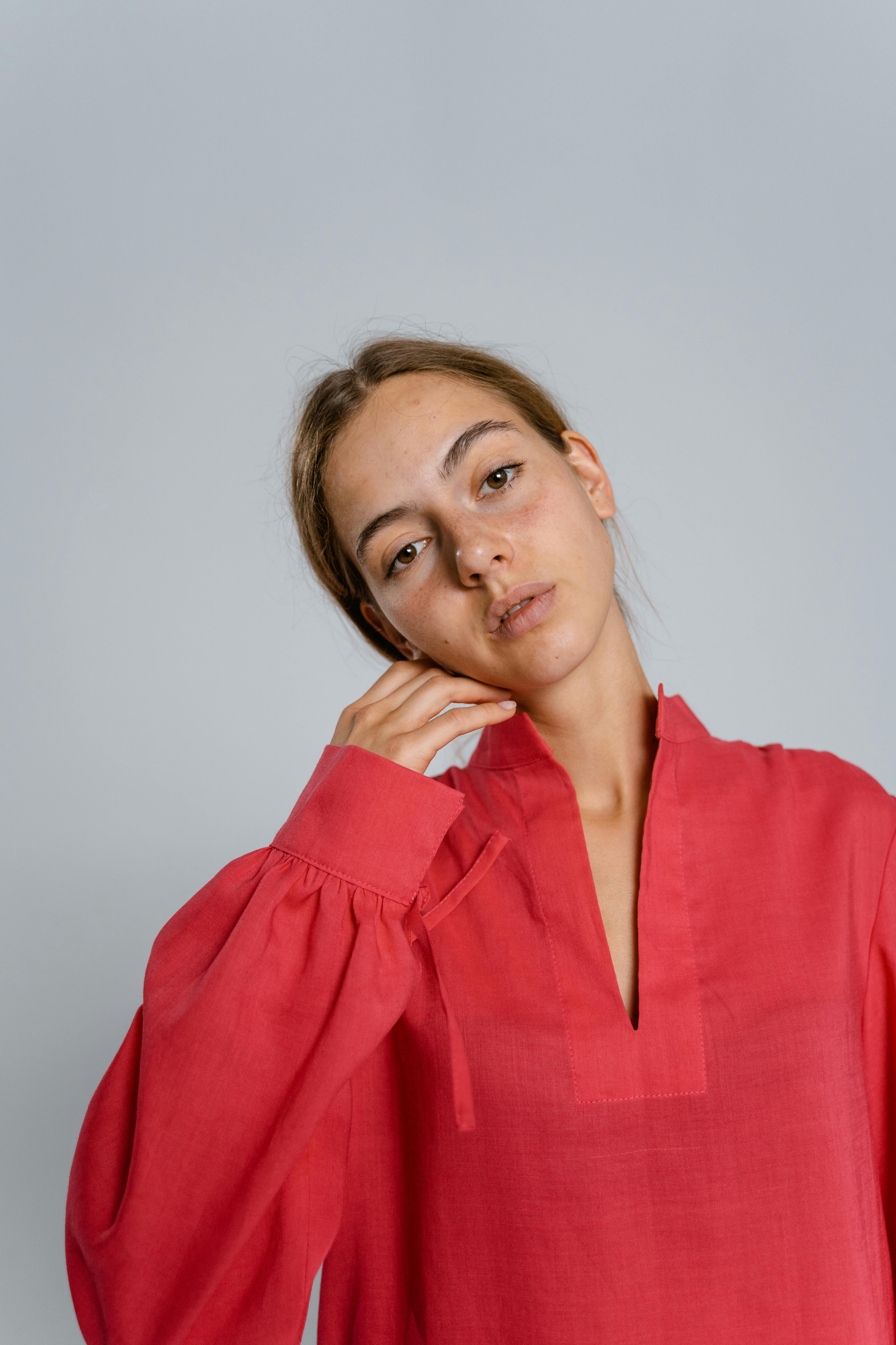 De franc Foto d'estoc gratuïta de bellesa, cabells castanys, calma Foto d'estoc