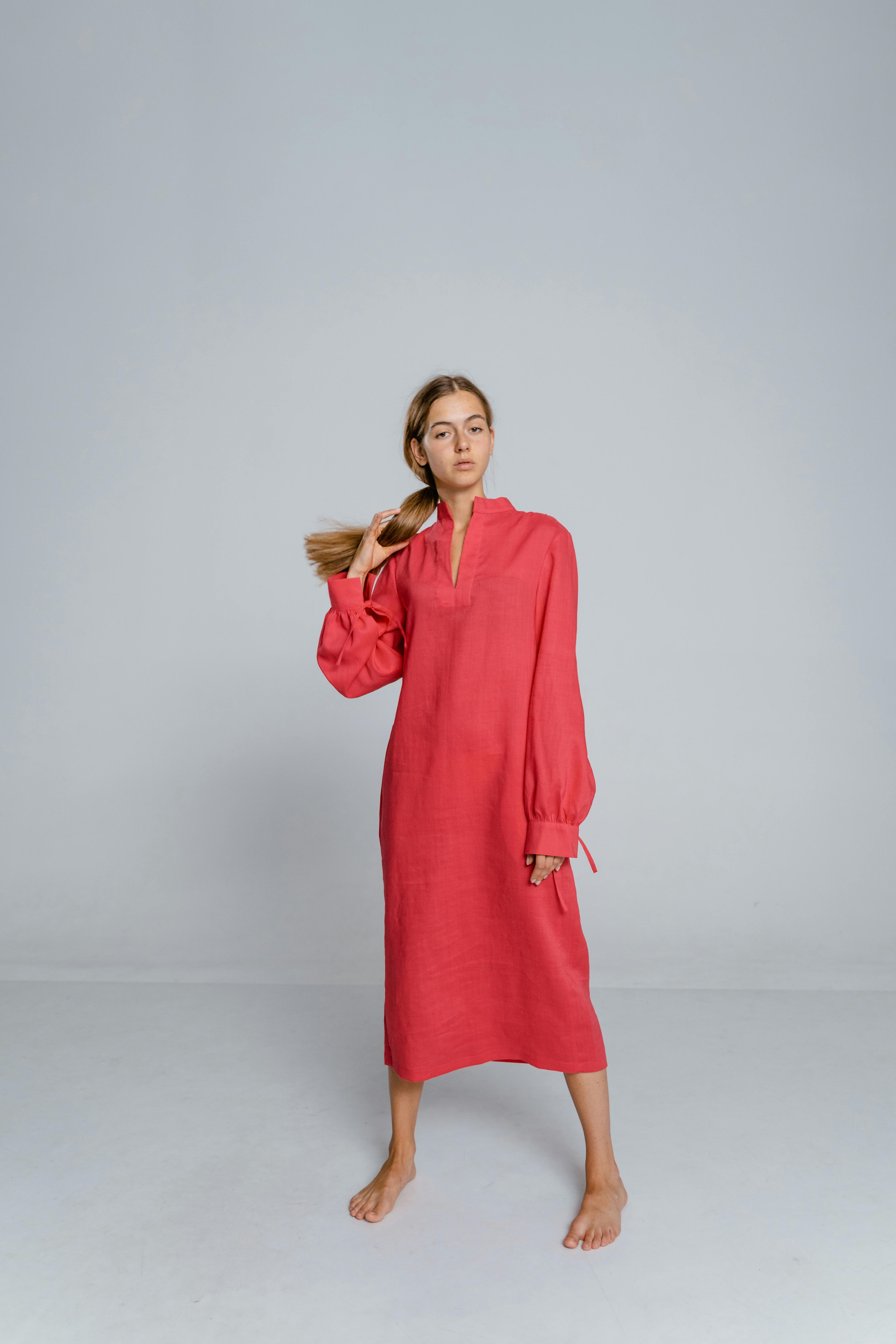 De franc Foto d'estoc gratuïta de adolescent, aïllat, cabells castanys Foto d'estoc