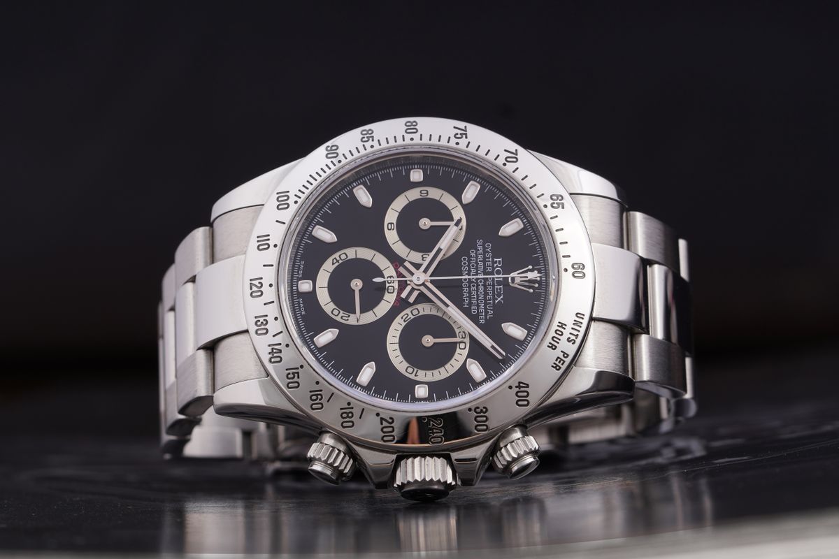 Esfera de un Rolex Cosmograph Daytona con sus contadores y agujas