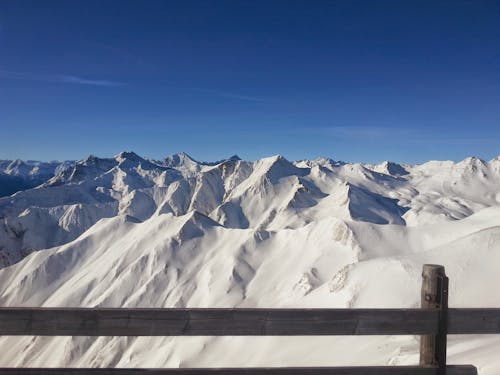 Top Veiw Zdjęcie Snowy Mountain