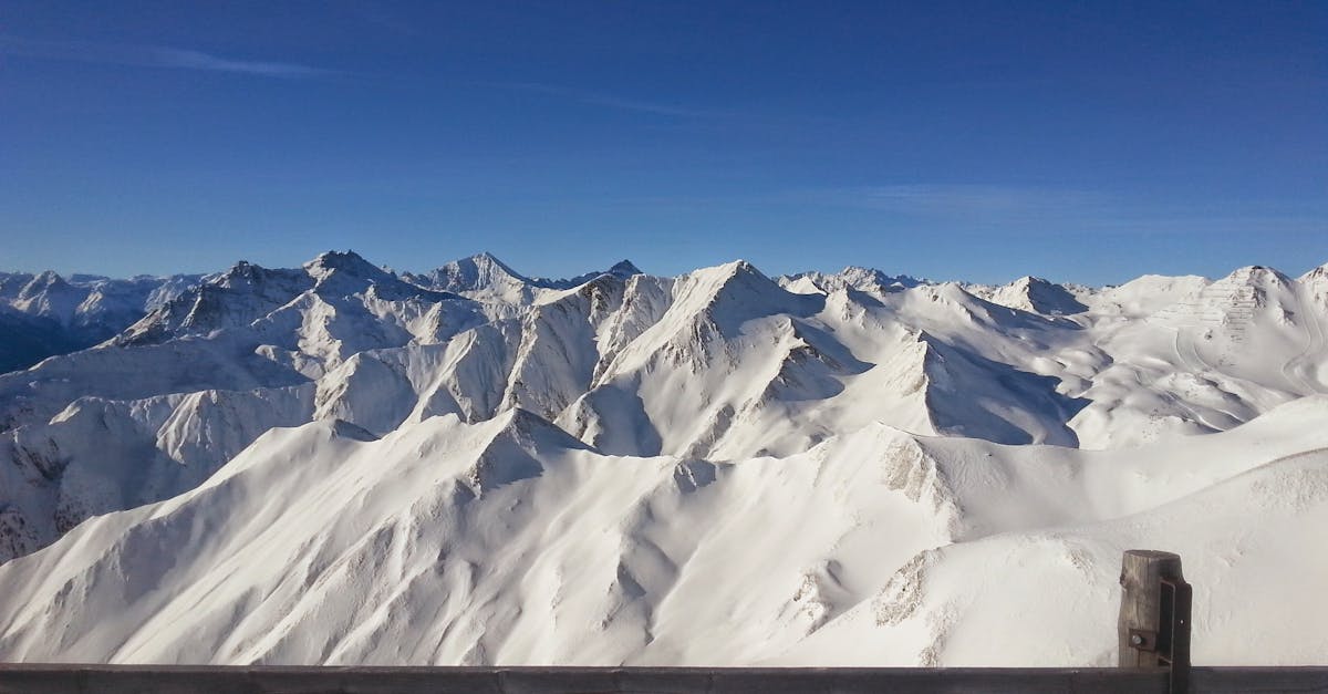 Top Veiw Photo of a Snowy Mountain