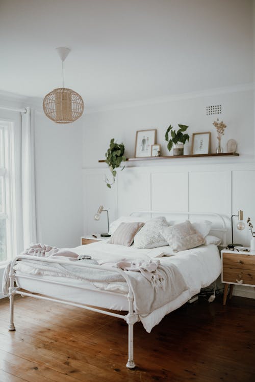 Free White and Brown Bed Linen Stock Photo