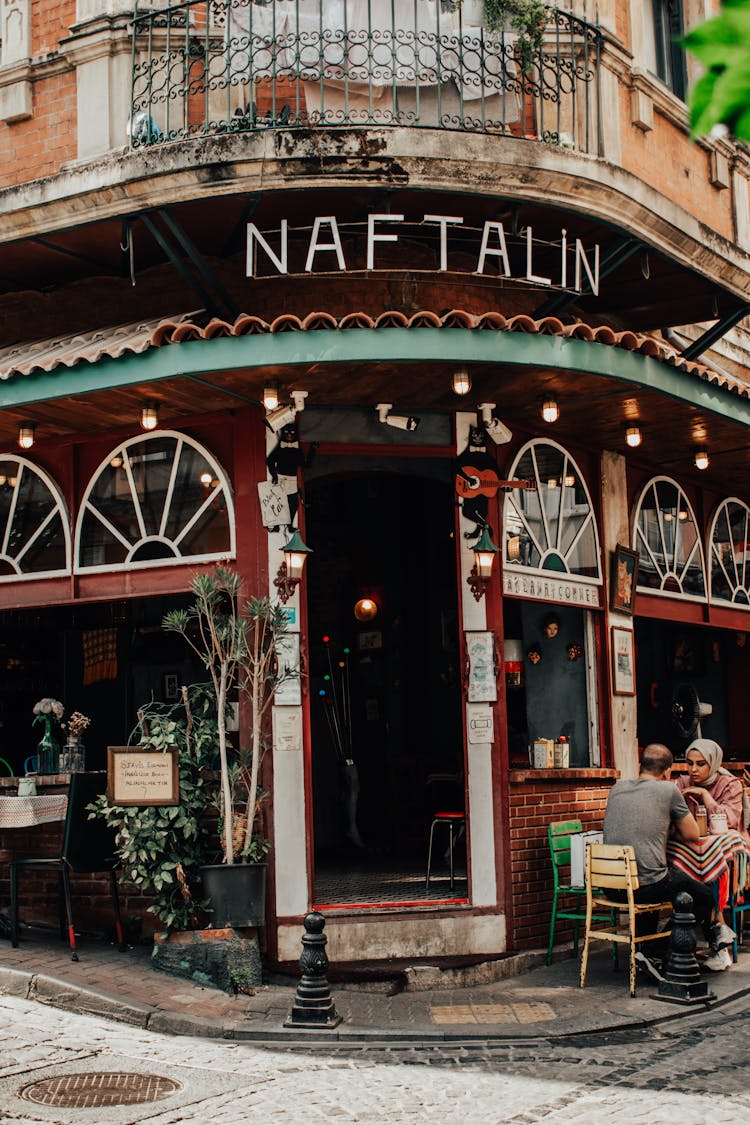 Cafe Naftalin K In Istanbul