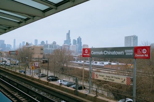 Foto profissional grátis de cidade, edifícios, estação de trem