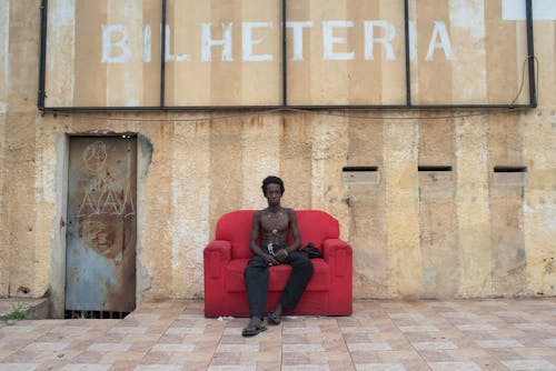 Gratis arkivbilde med afrikansk-amerikansk, naken torso, sitte