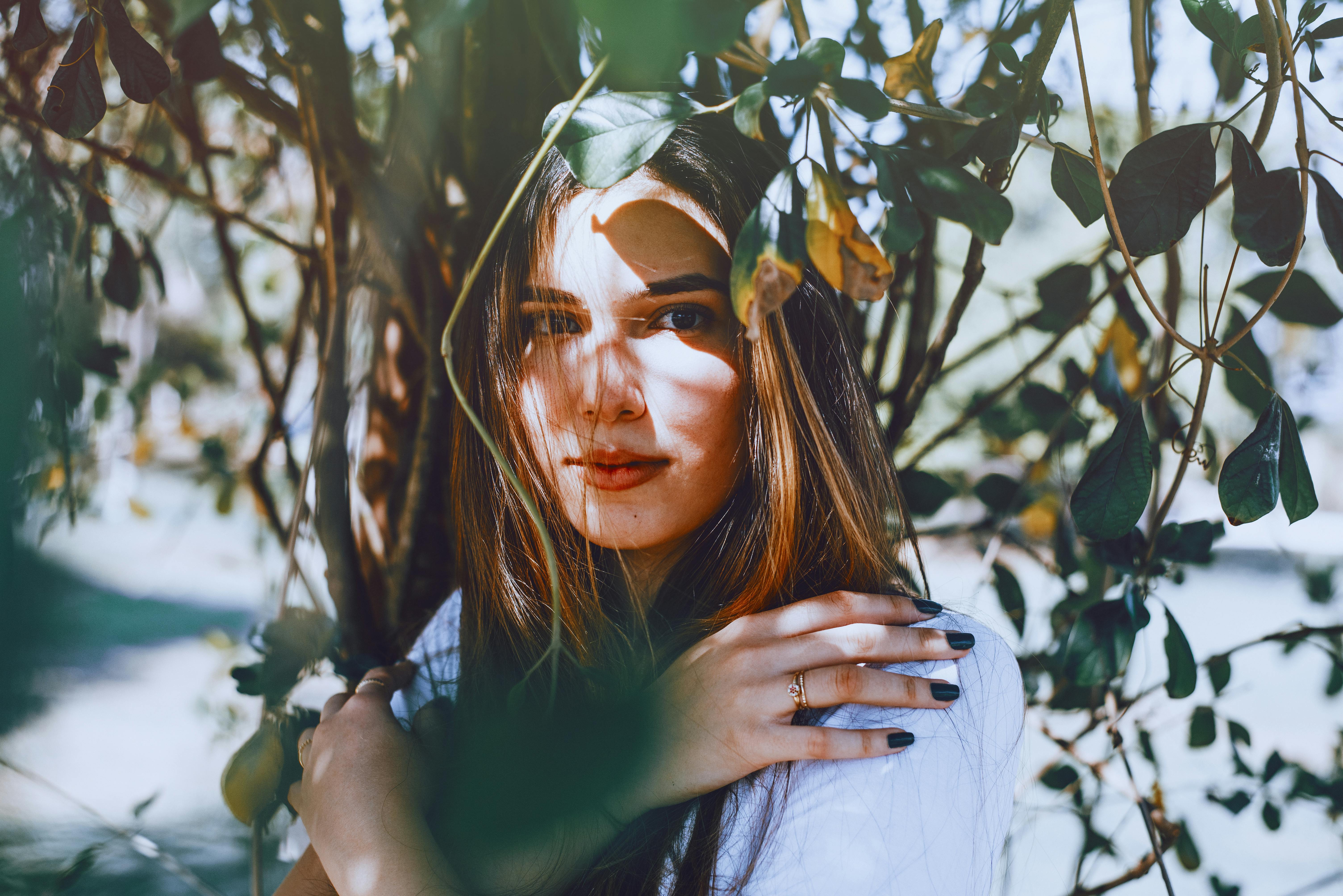 Close-Up Shot of a Woman with Eyeglasses · Free Stock Photo