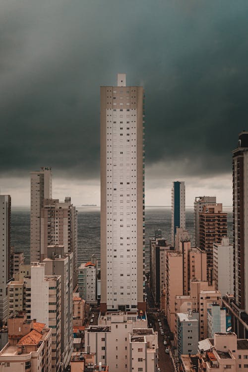 Free City Buildings Under the Gray Sky Stock Photo
