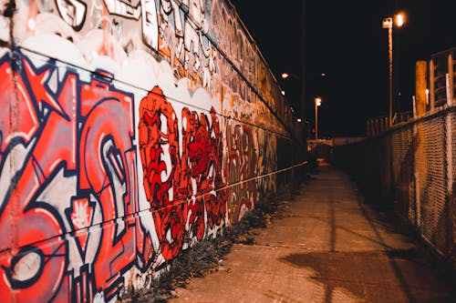 Darmowe zdjęcie z galerii z graffiti, mur, ścieżka