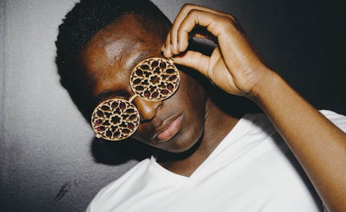 Kostenloses Stock Foto zu afroamerikanischer mann, brillen, mann