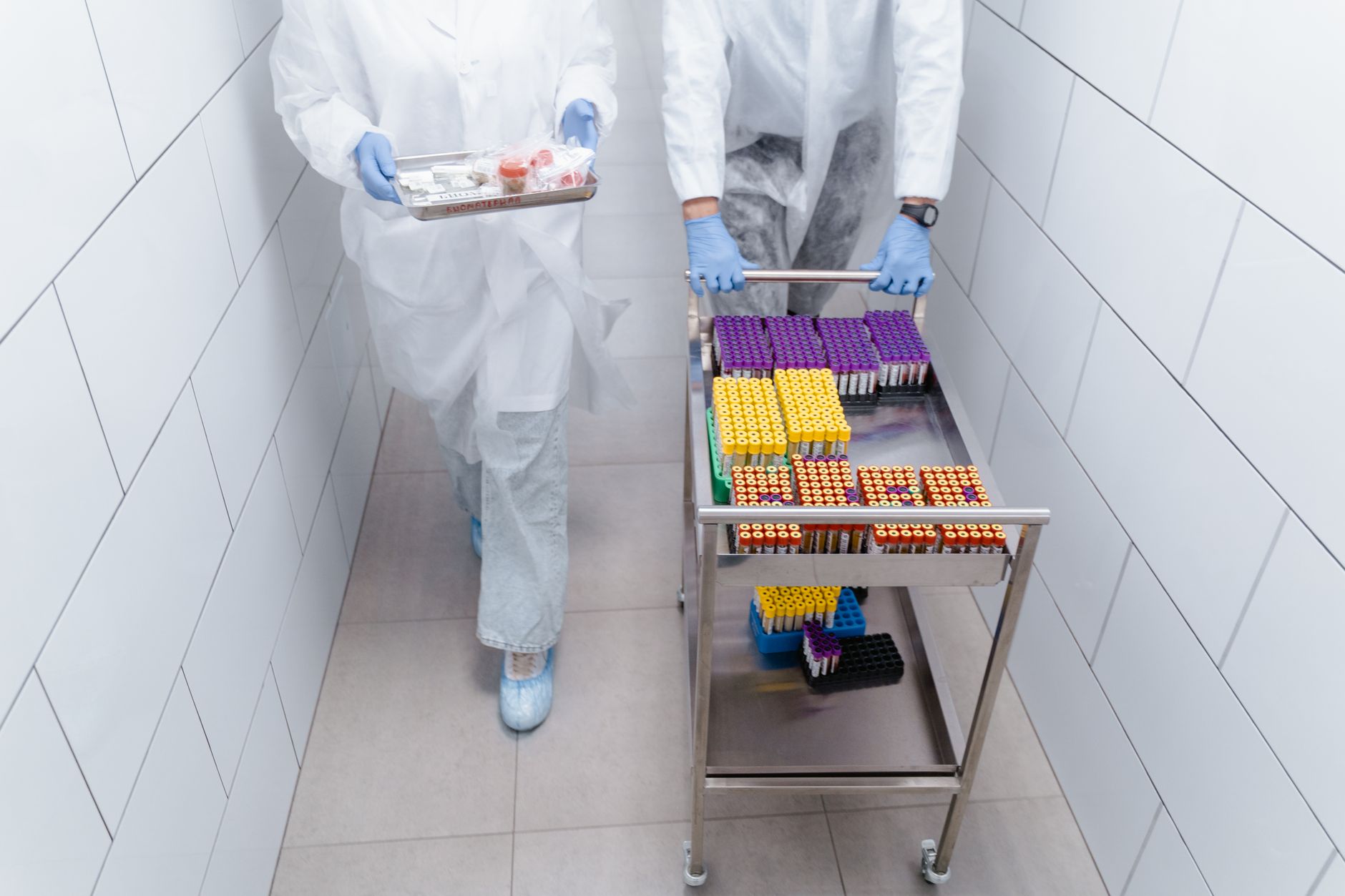 Bărbat prins conducând beat și drogat, refuzând recoltarea probelor biologice