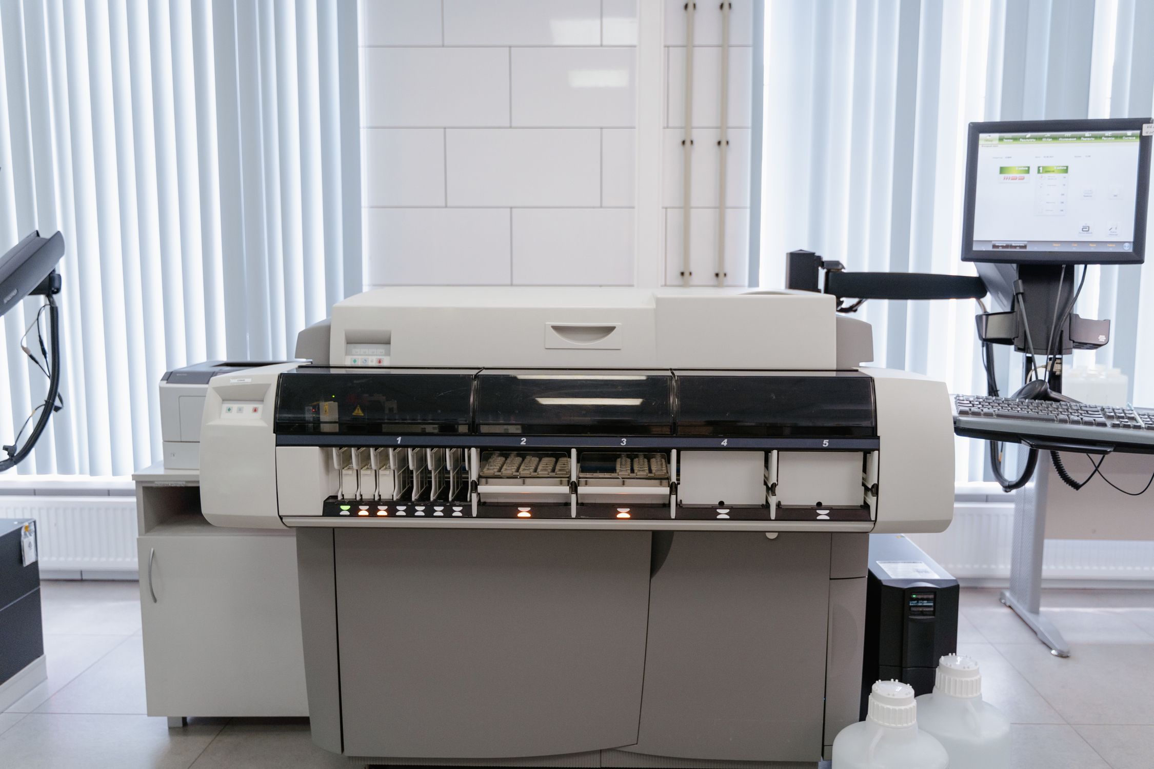 Printer and a Computer in an Office · Free Stock Photo