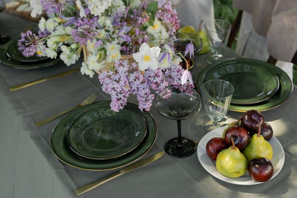 Green disposable plates for summer party