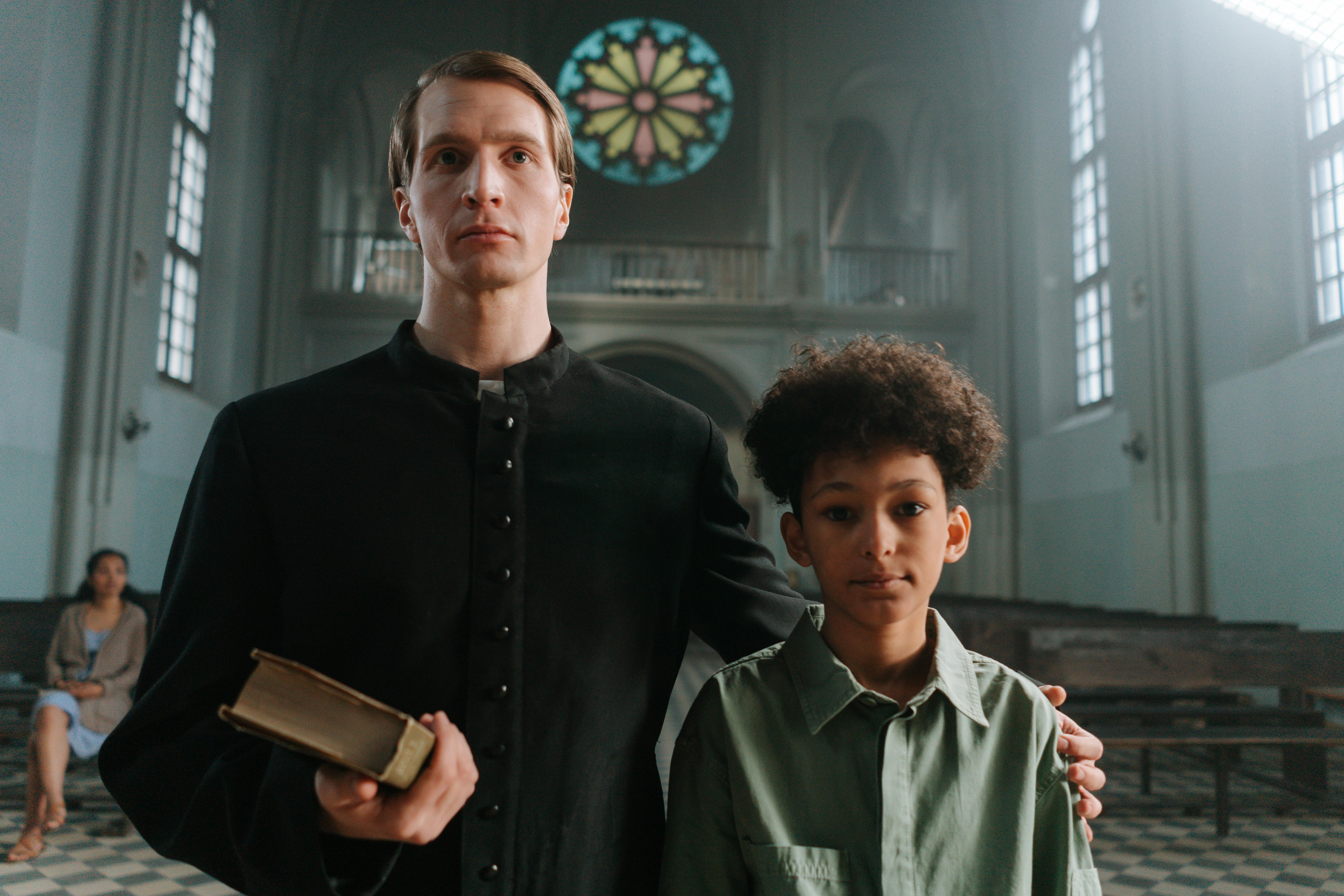 <b>Belajar dari Sejarah:  Mengatasi Konflik dan Membangun Perdamaian</b>