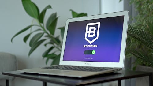 Безкоштовне стокове фото на тему «Bitcoin, MacBook, web3»