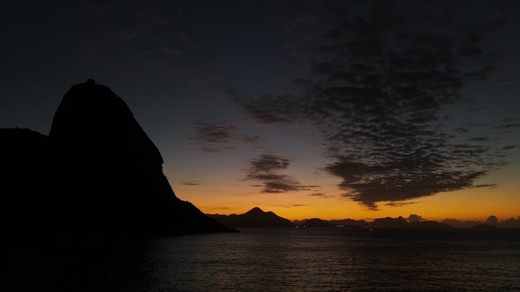 Praia Da Urca Beach At Sunset