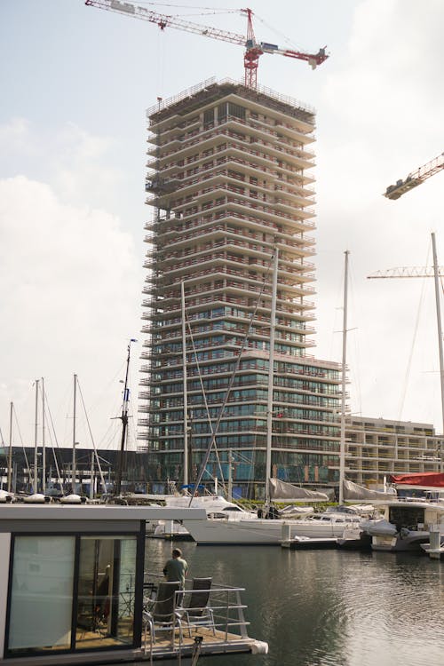 A Building under Construction