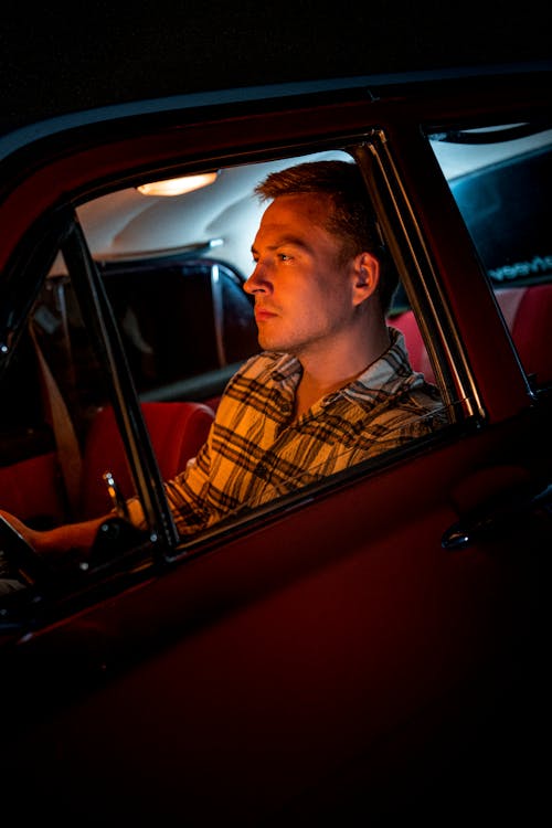 Ücretsiz adam, araba, araç kullanmak içeren Ücretsiz stok fotoğraf Stok Fotoğraflar