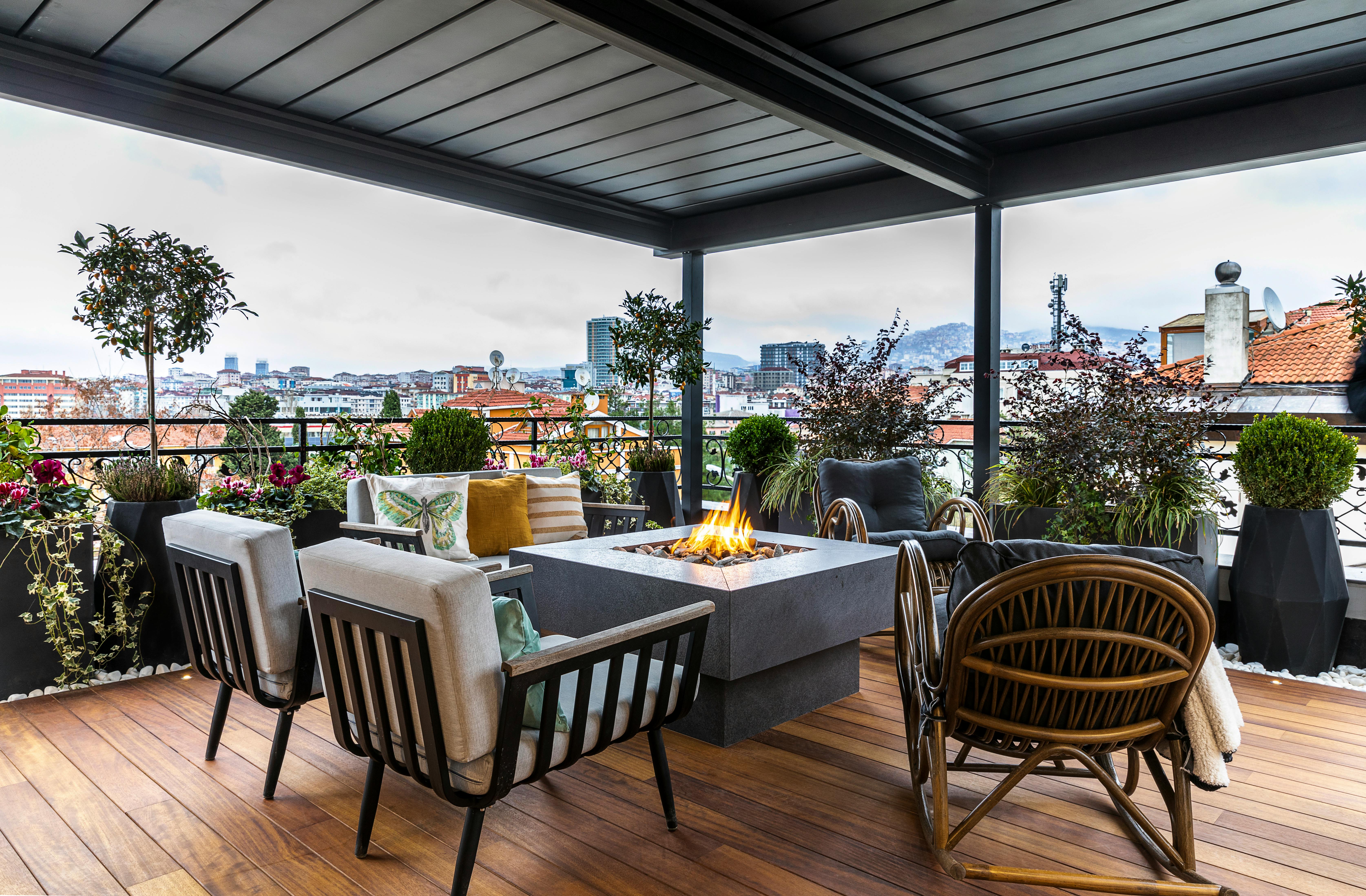 rooftop lounge chicago apartment building - apartments in central Chicago