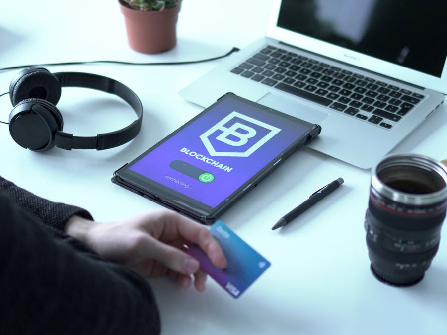What are the four C's of digital marketing?