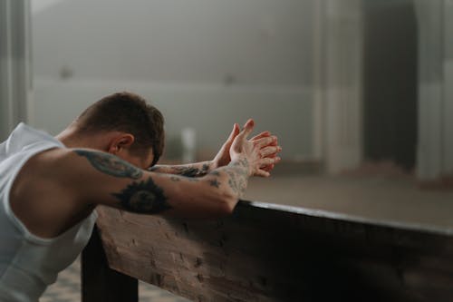 무료 기도, 남자, 문신을 한의 무료 스톡 사진