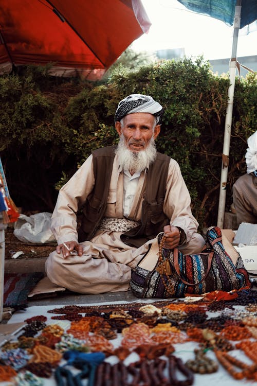 Gratis stockfoto met bazaar, bejaarden, dealer