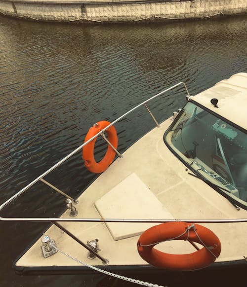 Foto profissional grátis de ancorado, barco, embarcação