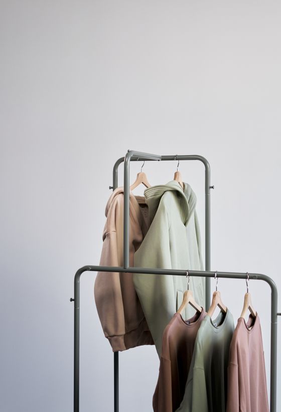 Slate long anorak on a model, front view — photo by Ron Lach on Pexels