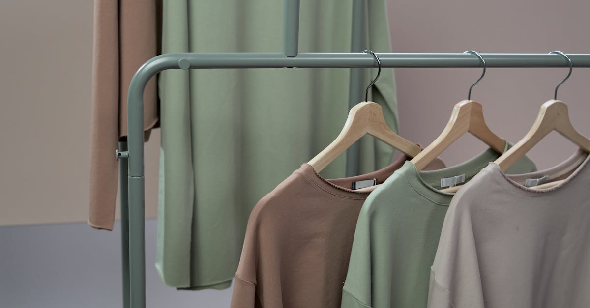 10 prendas básicas que todo armario debe tener