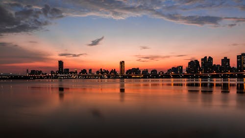 Foto profissional grátis de cênico, cidade, dramático