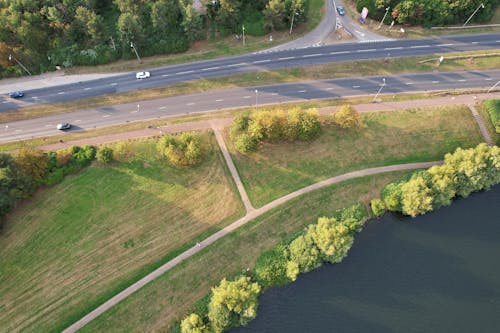 Kostenloses Stock Foto zu bäume, betonstraße, drohne erschossen