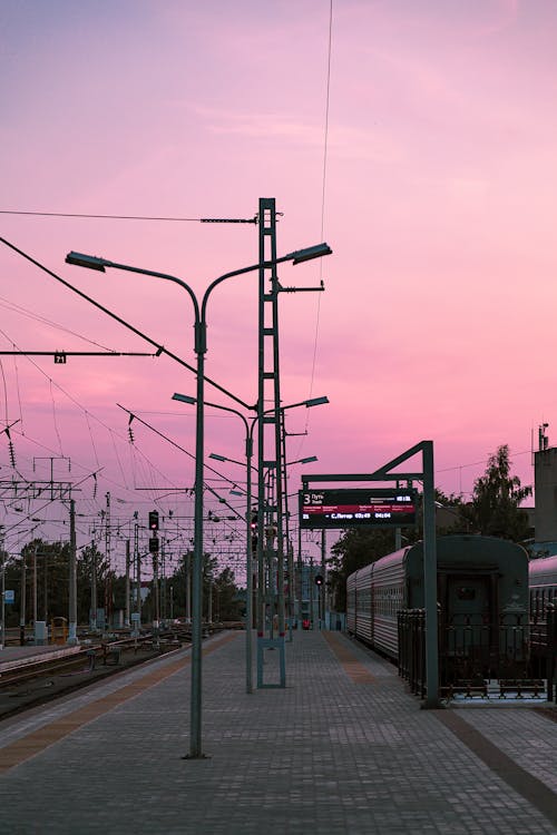 Gratis Fotos de stock gratuitas de amanecer, anochecer, estación de tren Foto de stock