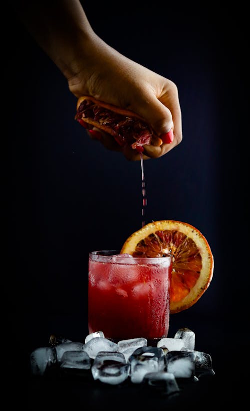 Безкоштовне стокове фото на тему «апельсиновий сік, вертикальні постріл, коктейль»