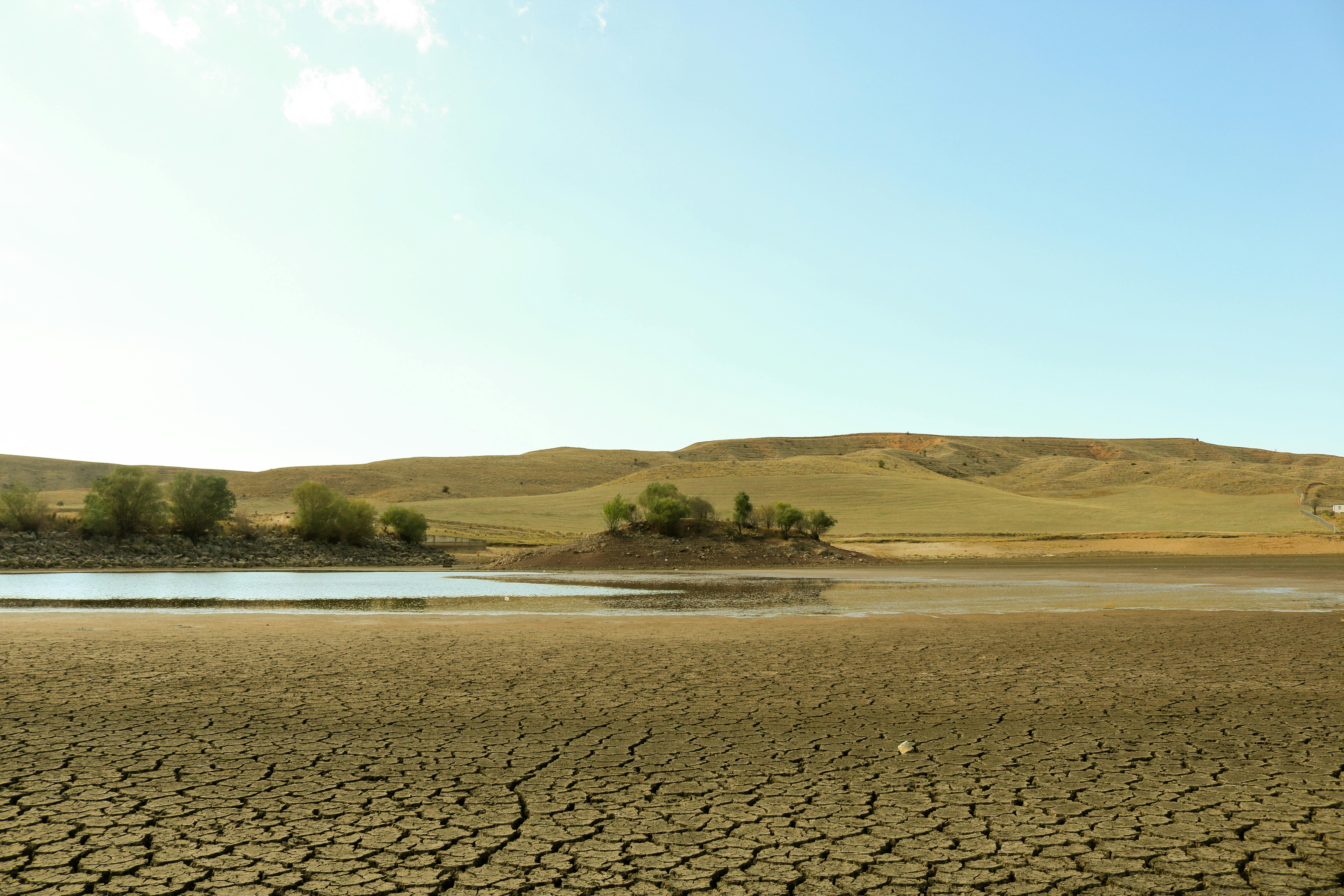 Water in Arid Desert Under the Sky · Free Stock Photo